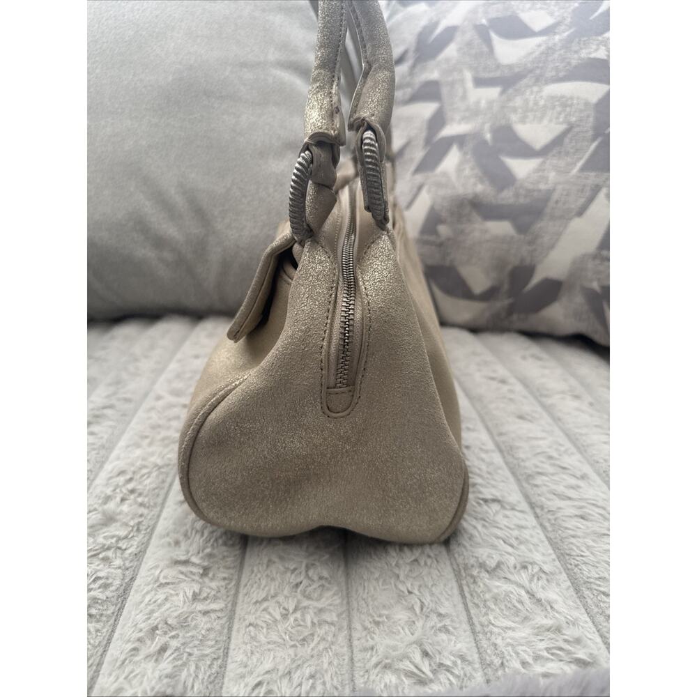 VINTAGE JUDITH RIPKA "JANE" GOLDEN METALLIC LEATHER EAST-WEST HANDBAG. Read - Picture 8 of 16